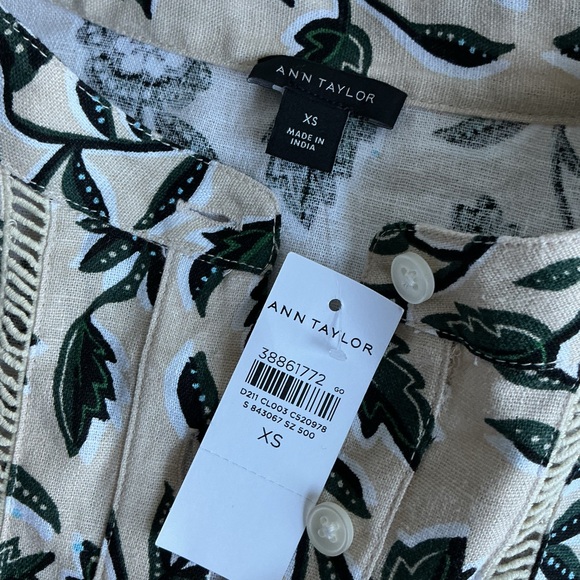 Ann Taylor Cream and Black Floral Blouse - Picture 9 of 10